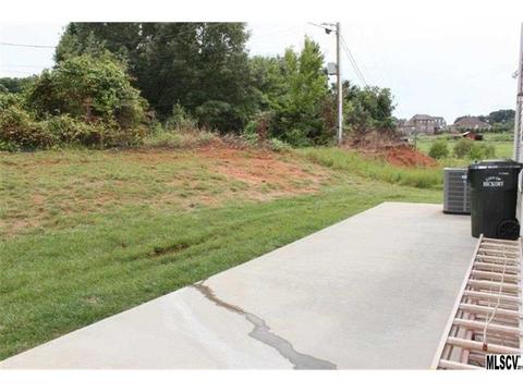 1994 Talbot Ln, Hickory, NC 28602 photo 10