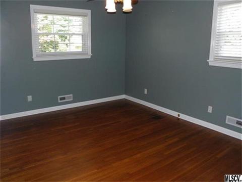 610 2nd Avenue Ne Pl NE, Conover, NC 28613 photo 4