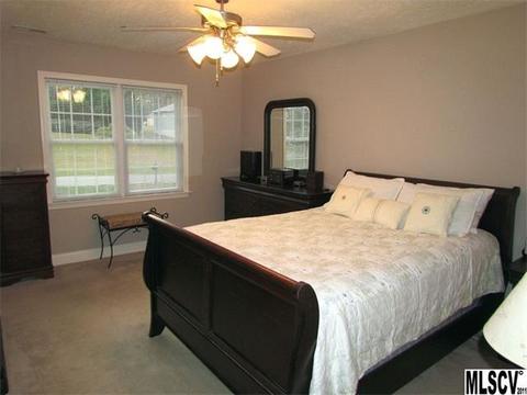 222 Pine Meadows Cir, Hickory, NC 28601 photo 3
