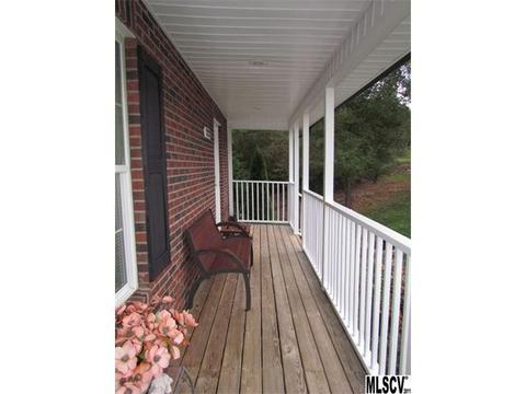 222 Pine Meadows Cir, Hickory, NC 28601 photo 2