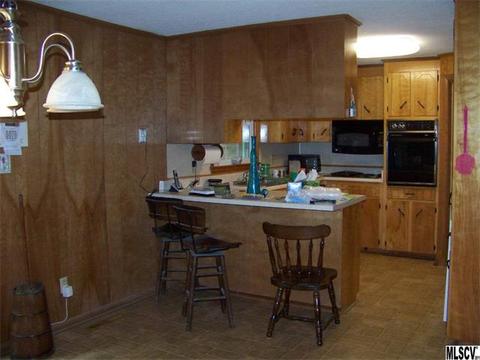 215 7th St, Conover, NC 28613 photo 3