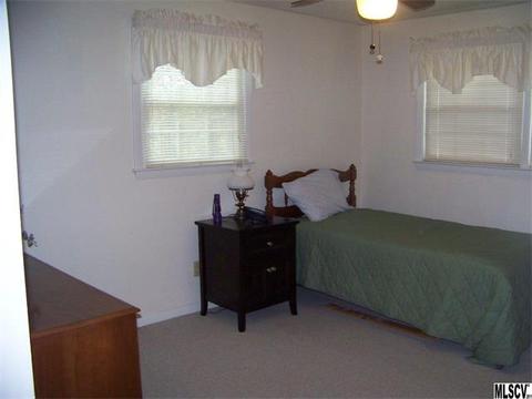215 7th St, Conover, NC 28613 photo 6