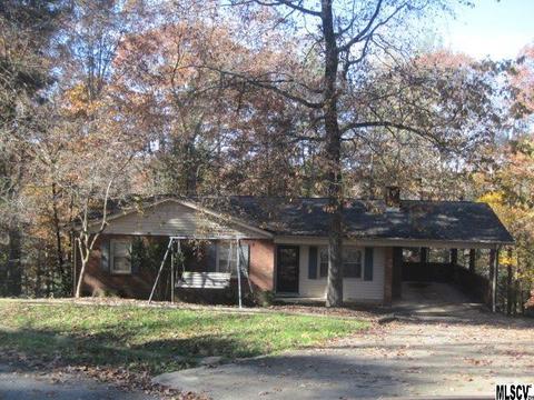 9215 Apache Dr, Hickory, NC 28601 photo 1