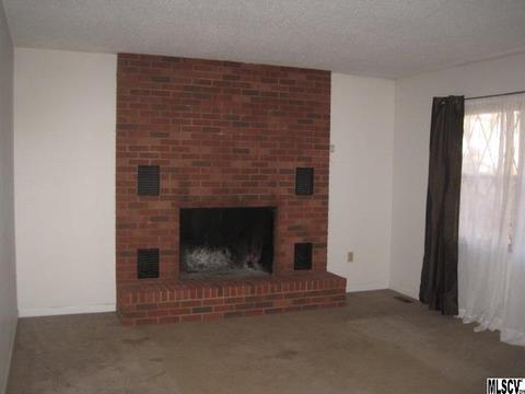 9215 Apache Dr, Hickory, NC 28601 photo 2