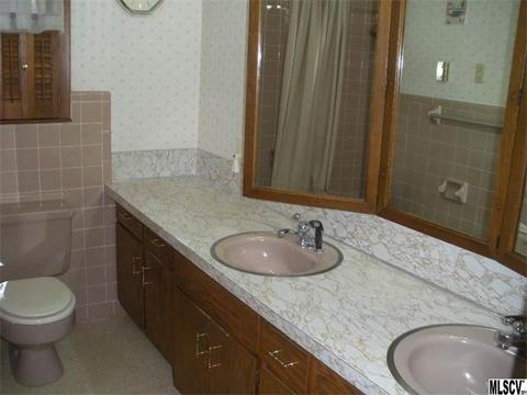 123 4th Ave, Conover, NC 28613 photo 7