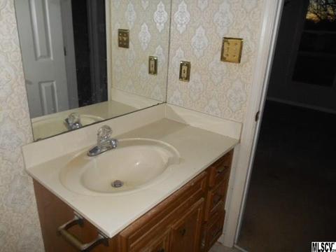 942 30th St, Conover, NC 28613 photo 3