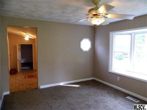 18 Holly St, Maiden, NC 28650 photo 3