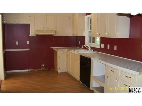 1019 Tangle Dr, Hickory, NC 28602 photo 5