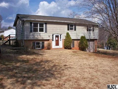 1072 W Poplar St, Conover, NC 28613 photo 1