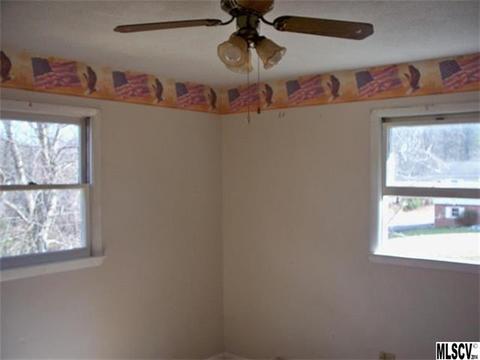 1072 W Poplar St, Conover, NC 28613 photo 8