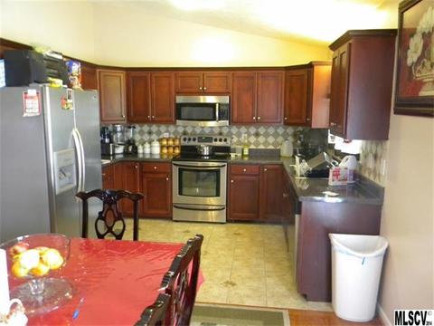 518 7th St SW, Conover, NC 28613 photo 2