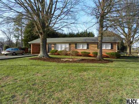 118 10th Ave, Conover, NC 28613 photo 2