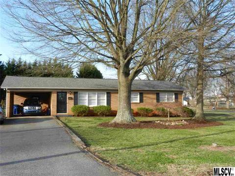 118 10th Ave, Conover, NC 28613 photo 1