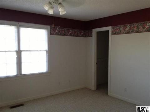 910 3rd Street Ne Pl NE, Conover, NC 28613 photo 5