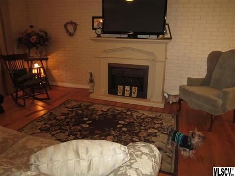 221 3rd St, Conover, NC 28613 photo 2