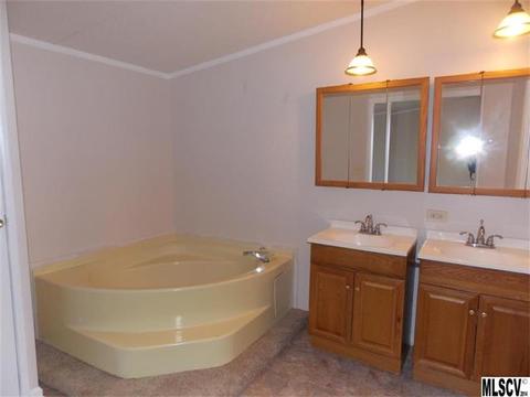 1624 Amy Dr, Conover, NC 28613 photo 3