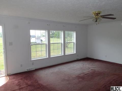 975 Lambert Dr, Hiddenite, NC 28636 photo 3