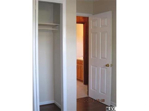 237 Mountain Oak Ln, Hickory, NC 28601 photo 4