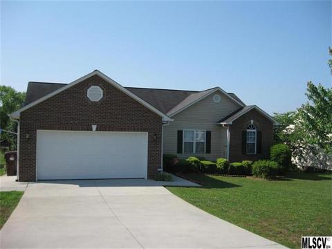1995 Sugar Maple Ln, Conover, NC 28613 photo 1