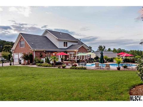 4102 Pinecrest Dr, Hickory, NC 28601 photo 2