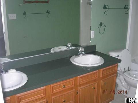 4072 Robins Ln, Conover, NC 28613 photo 10