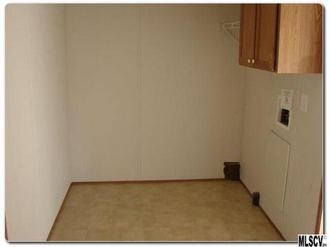 8792 Hunter Ct, Hickory, NC 28601 photo 3