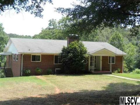 2908 4th Street Ne Dr NE, Hickory, NC 28601 photo 3