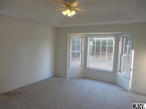 6231 Mountainside Dr, Hickory, NC 28601 photo 3