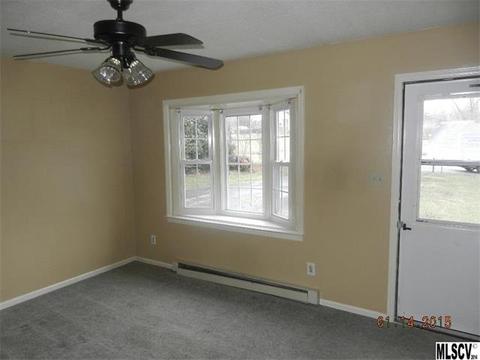 5575 Hillside Ct, Hickory, NC 28602 photo 5