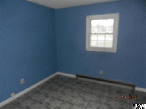 5575 Hillside Ct, Hickory, NC 28602 photo 4