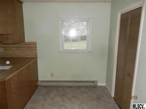 5575 Hillside Ct, Hickory, NC 28602 photo 8