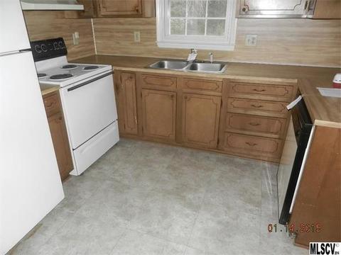 5575 Hillside Ct, Hickory, NC 28602 photo 9