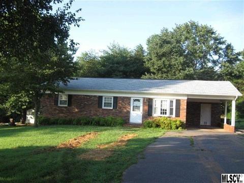5575 Hillside Ct, Hickory, NC 28602 photo 1