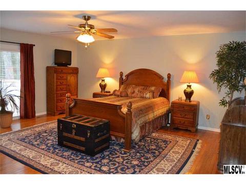 3825 Pinecrest Dr, Hickory, NC 28601 photo 5