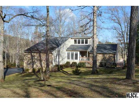 3825 Pinecrest Dr, Hickory, NC 28601 photo 1