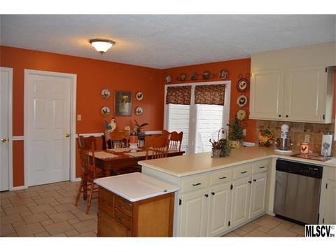 3825 Pinecrest Dr, Hickory, NC 28601 photo 23