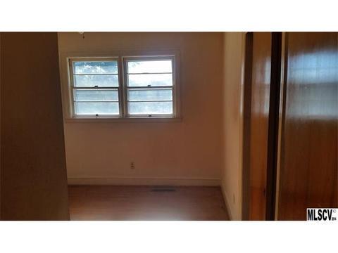 814 E Boyd St, Maiden, NC 28650 photo 4