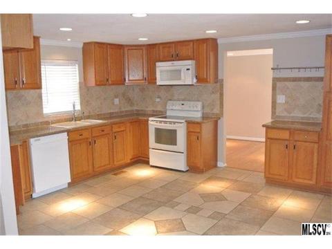 1305 4th St, Conover, NC 28613 photo 3