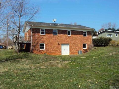 5459 Triangle Cir, Hickory, NC 28602 photo 4