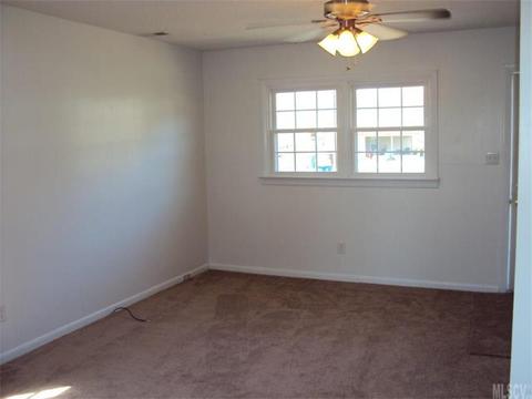 5459 Triangle Cir, Hickory, NC 28602 photo 9