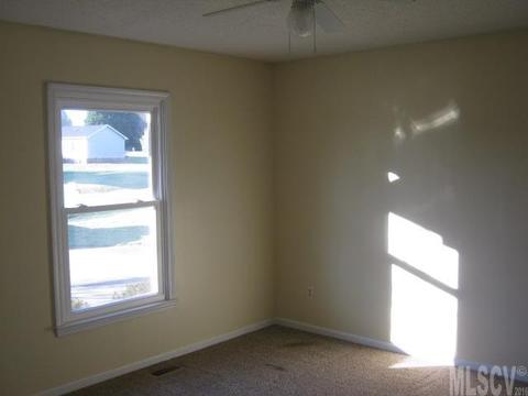 2227 Angle Dr, Conover, NC 28613 photo 3