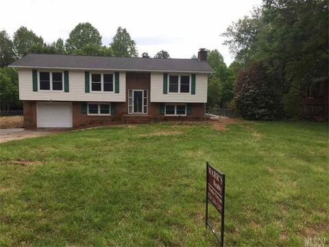 2653 Cedar St, Conover, NC 28613 photo 1