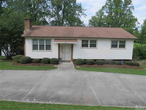 2438 Cedar Valley Dr, Conover, NC 28613 photo 2