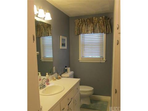 2438 Cedar Valley Dr, Conover, NC 28613 photo 5