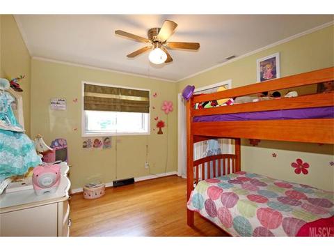 39 E J St, Maiden, NC 28650 photo 4