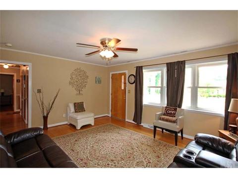 39 E J St, Maiden, NC 28650 photo 8