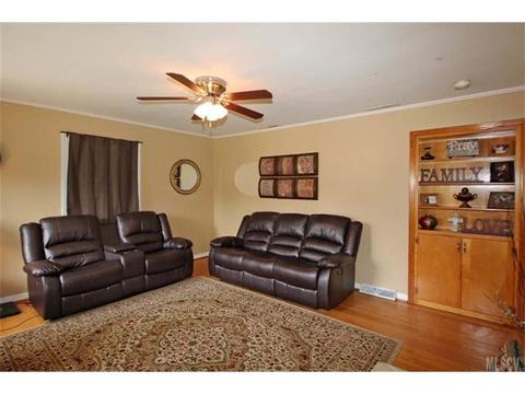 39 E J St, Maiden, NC 28650 photo 9