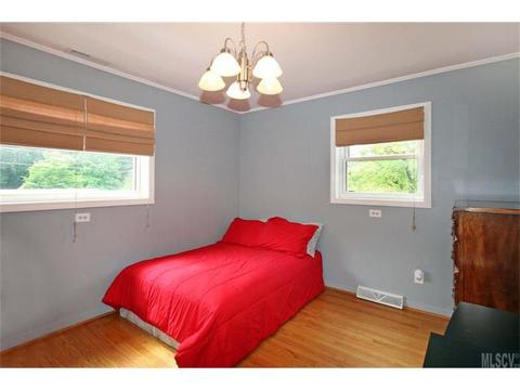 39 E J St, Maiden, NC 28650 photo 3