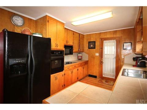 39 E J St, Maiden, NC 28650 photo 11