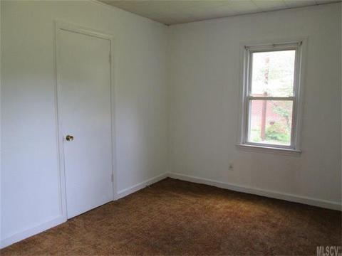 341 Maple St, Hudson, NC 28638 photo 4
